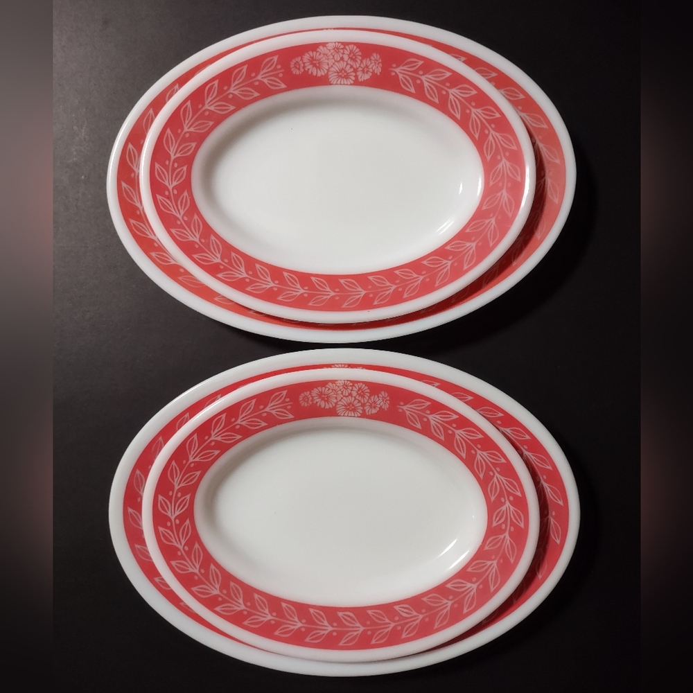 4pc Vtg Pyrex Pink Flamingo 2 - 9.5" Plates & 2- 11.5" Plates Oval w Leaf Design